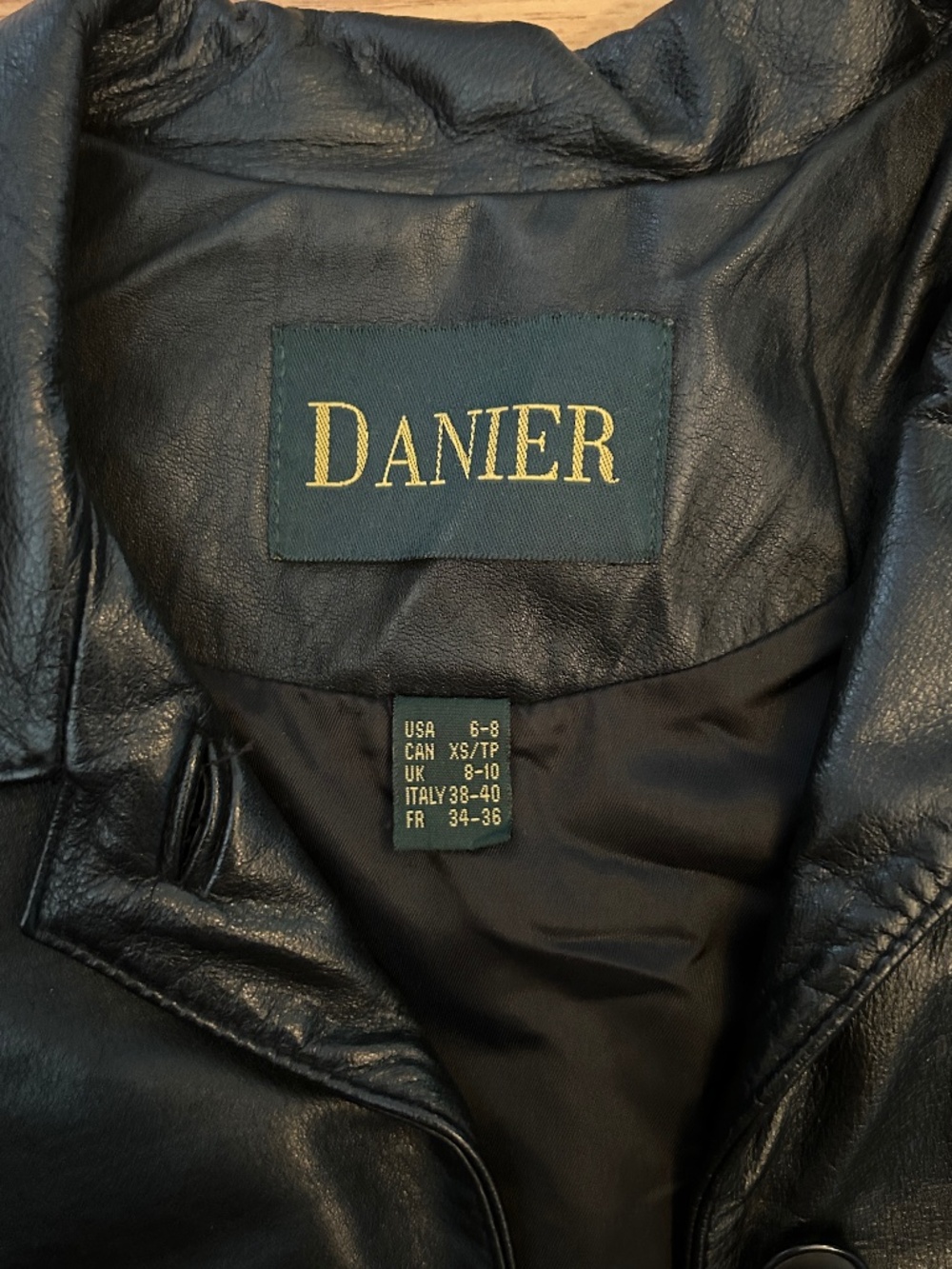 Women's Vintage Danier Genuine Leather Jacket - Picture 3 of 4